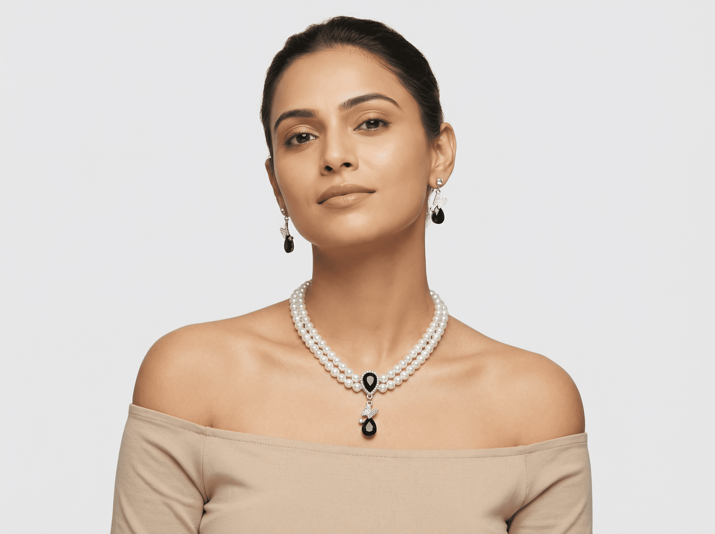 "Royal Grace" Pearl & Crystal Jewellery Set